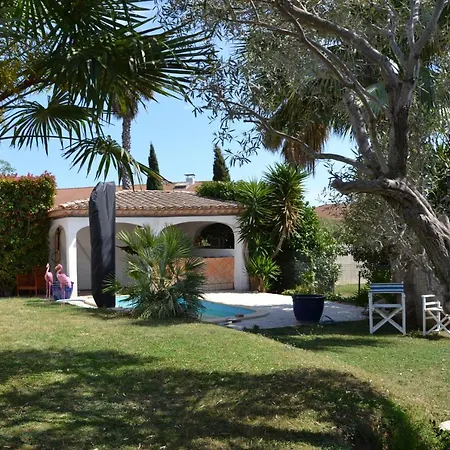 Maison Les Agapanthes Panzió 3*