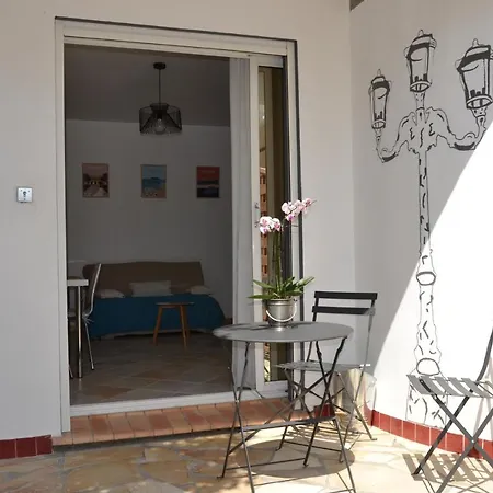 Maison Les Agapanthes Panzió 3*
