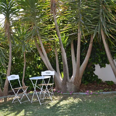 Maison Les Agapanthes Panzió 3*
